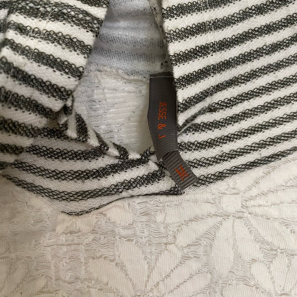 Jesse and J Hood Shirt Pretty Texture Medium Like New